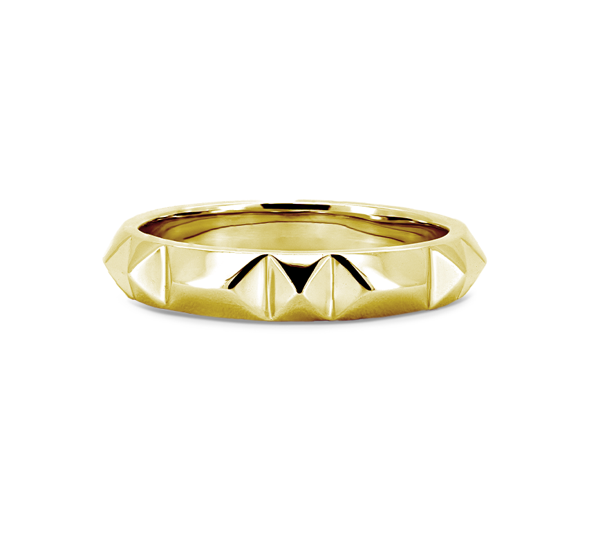 Pyramid ring in gold