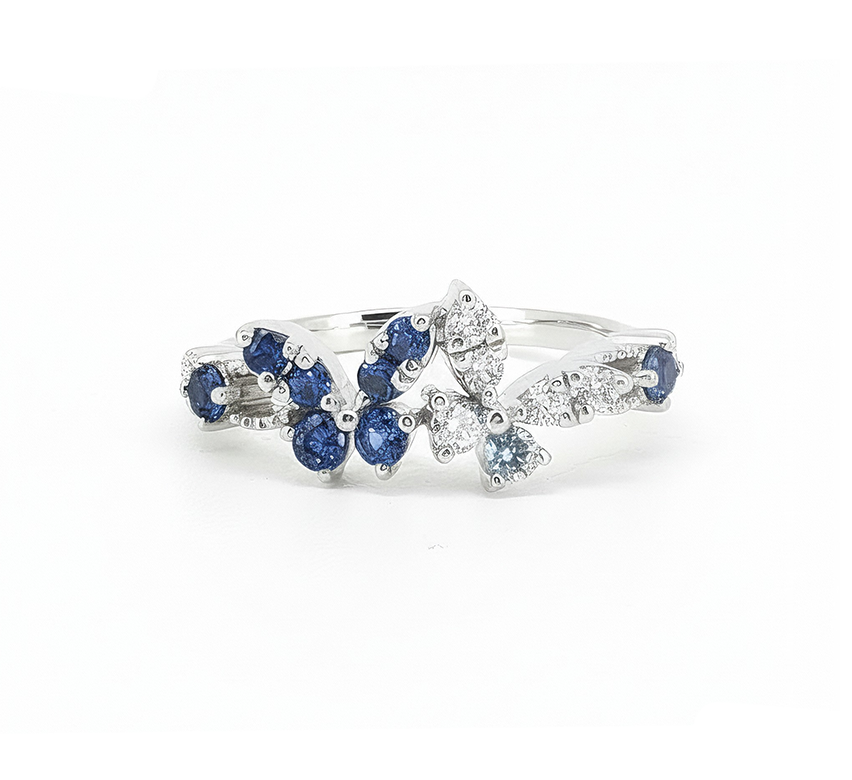 Butterfly series A with blue diamond in white gold