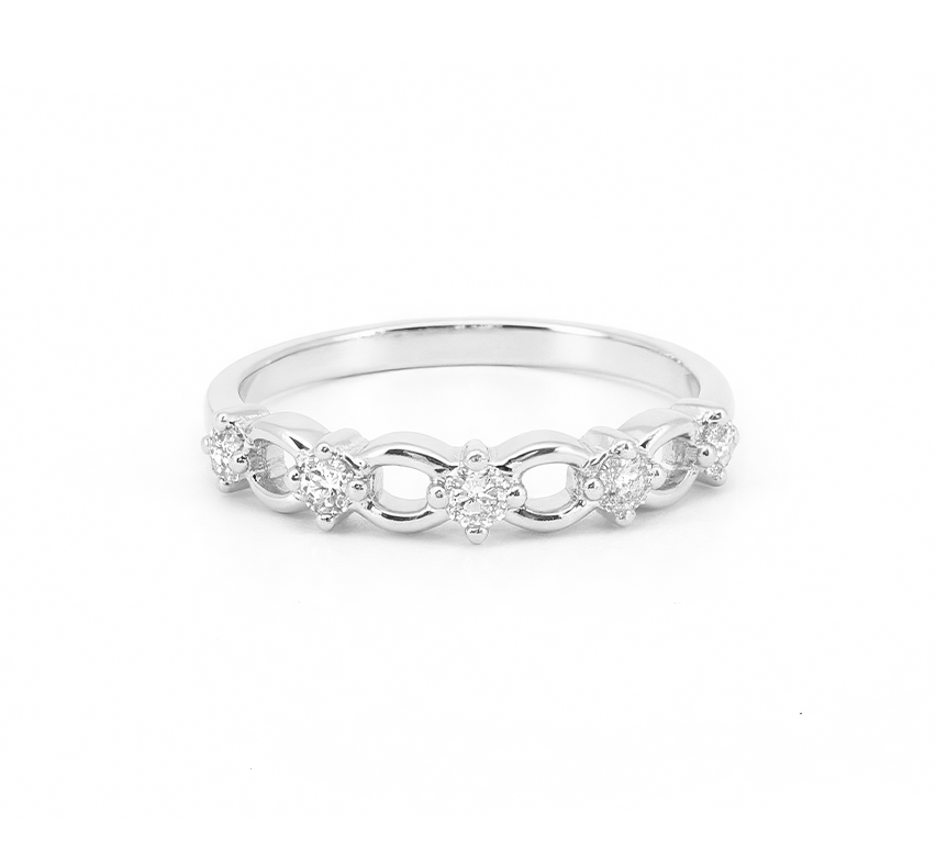 Pattern with diamonds J in rose gold