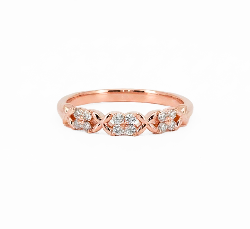Pattern with diamonds AA in rose gold