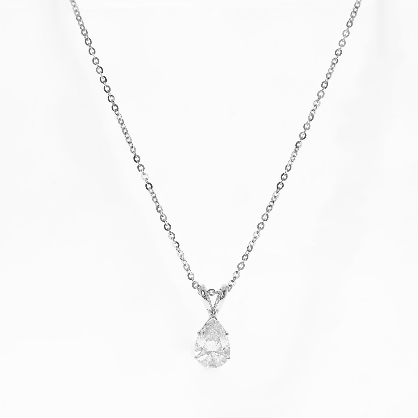 Hanging solitaire necklace PE 1 D VS1 IGI in white gold