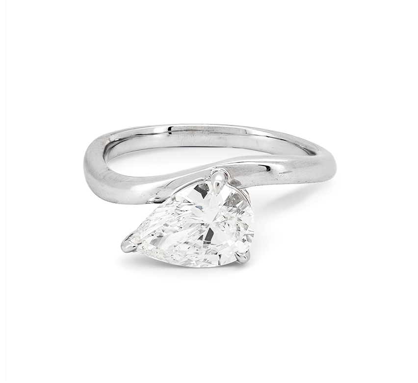 Vertical Pear Wave ring PE 1.09 D VS1 IGI in white gold