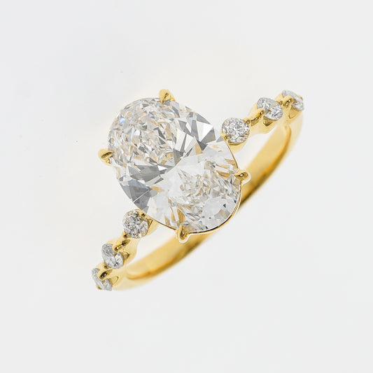 Floating pave ring OV 2.52 D VS1 IGI in yellow gold