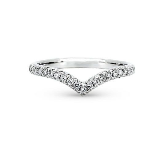 V pave ring in platinum