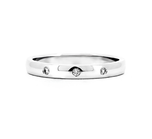 Classic plain 3 eye ring 2.6mm in white gold