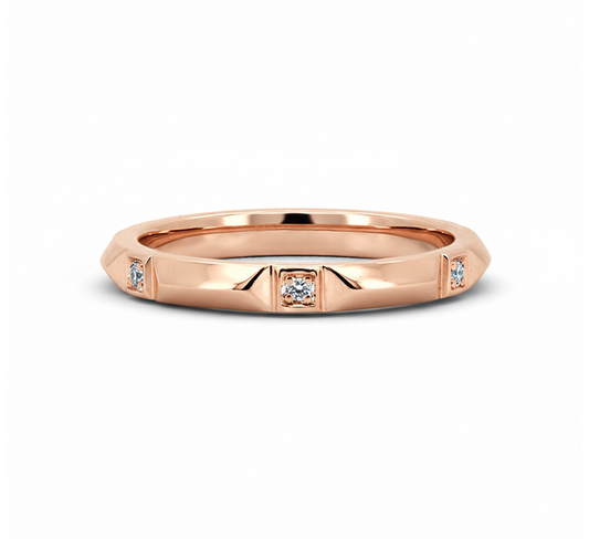 Pyramid ring with diamond in rose gold