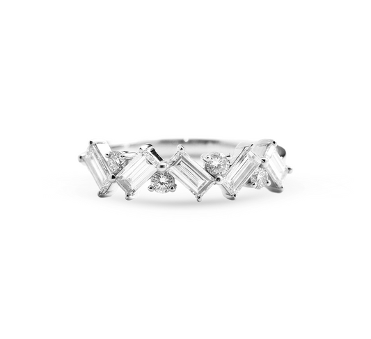 Emerald zigzag ring in white gold