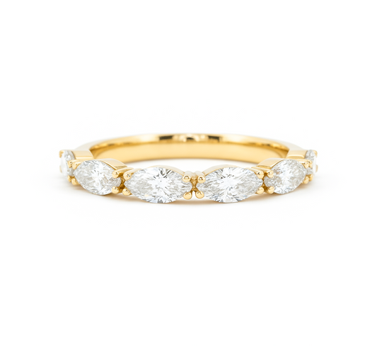 Vertical marquise ring in yellow gold