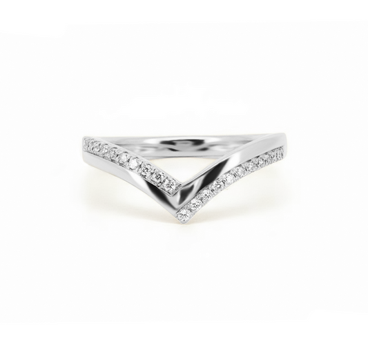 V pave ring B in white gold