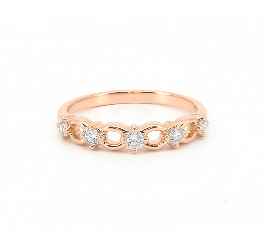 Pattern with diamonds J in rose gold