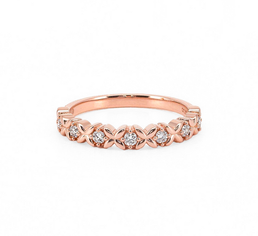 Pattern with diamonds O in rose gold