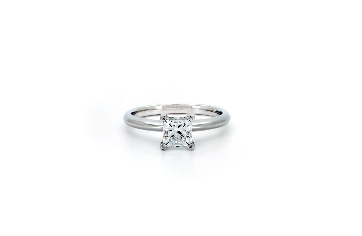 Classic ring PR 1.01 D VVS1 IGI in white gold