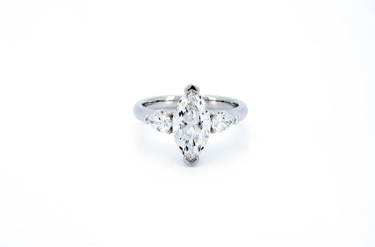 Trilogy with marquise ring MA 1.69 E VVS1 IGI in white gold