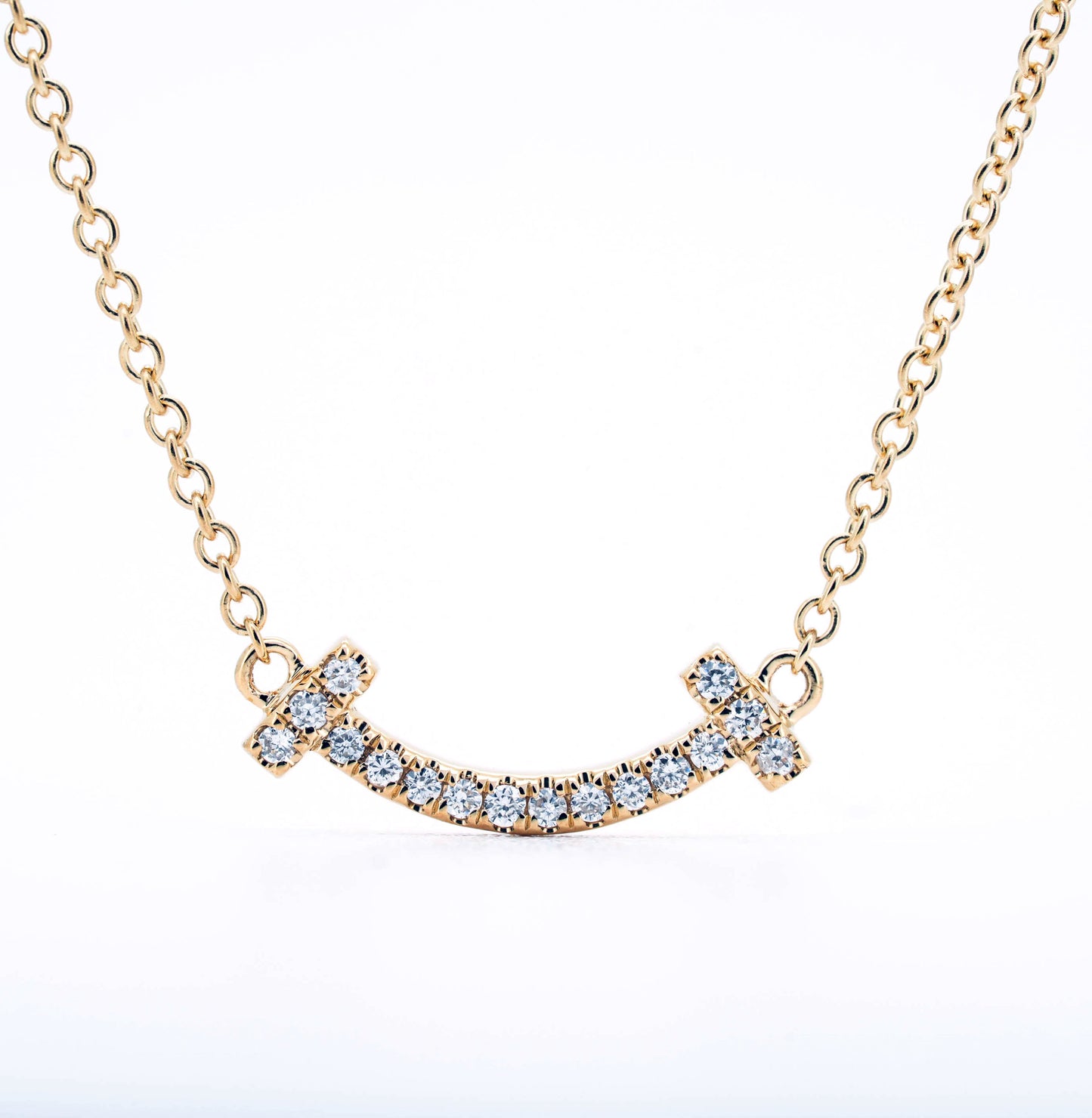 Smile pave necklace in gold