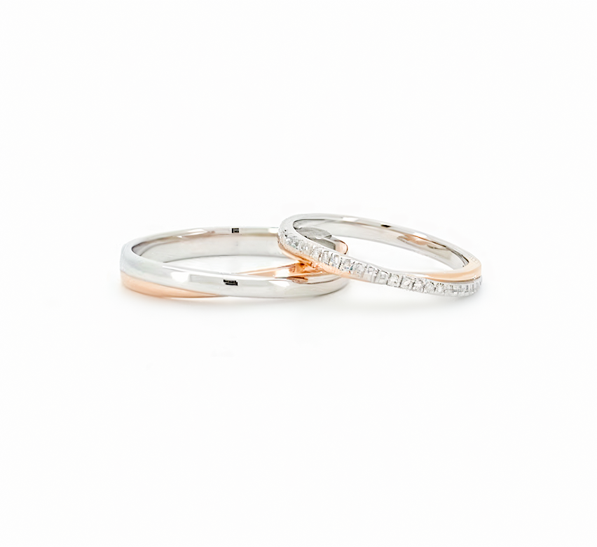 Ring set Q: Two tone pave ring with in mix color gold