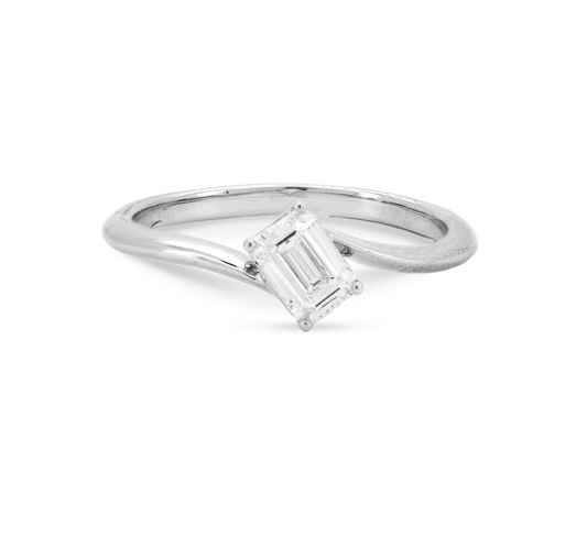 Safari emerald ring EM 0.5ct in white gold