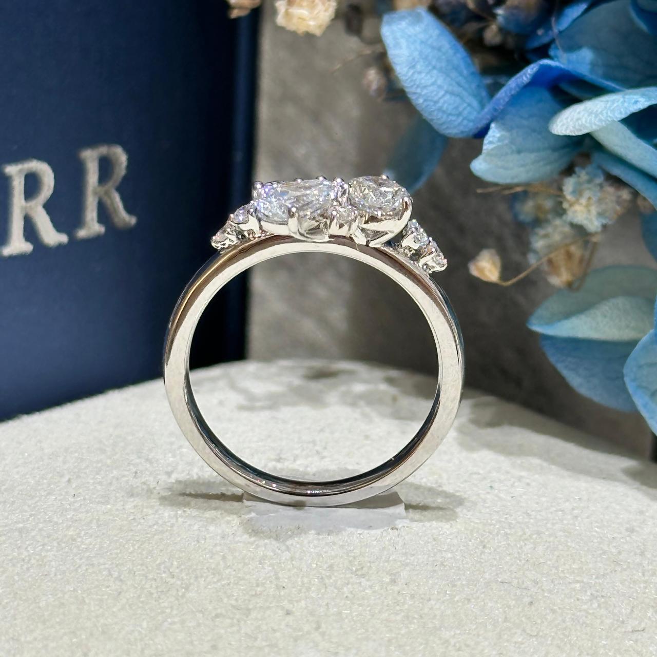 Mix cluster ring in white gold