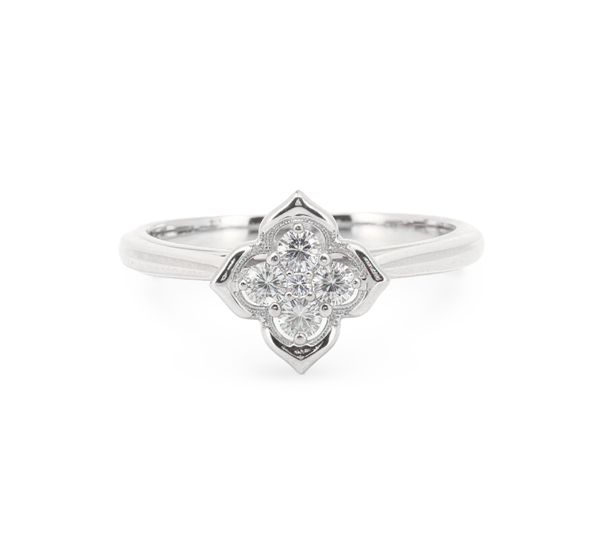 Flower series set A ring in white gold
